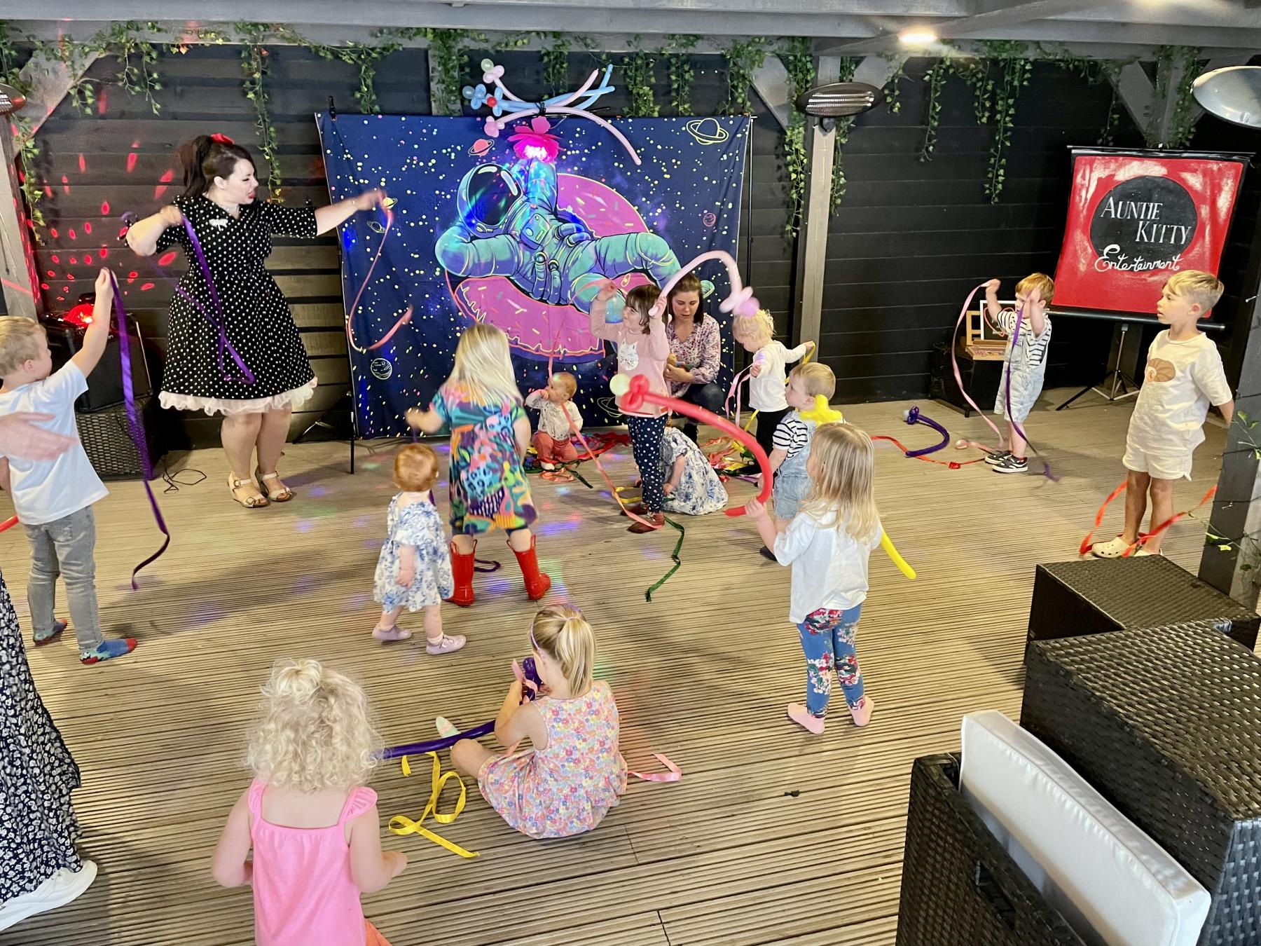 Families Who Picnic Wyken Vineyard - 3 hours of summer fun, bring you picnic blanket and let us entertain you!